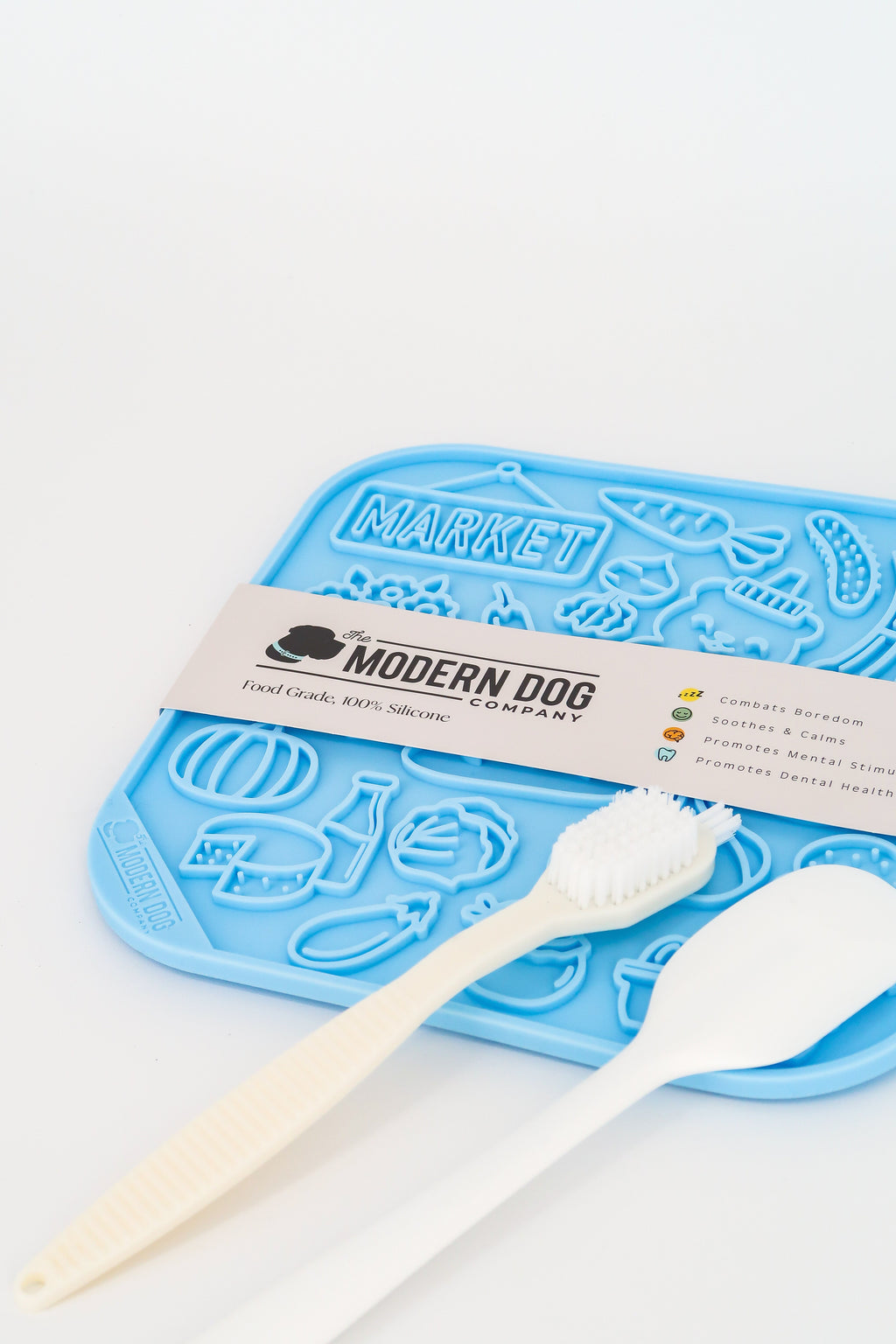 Pawlyn lick mat set with spatula and scrub brush – image 5