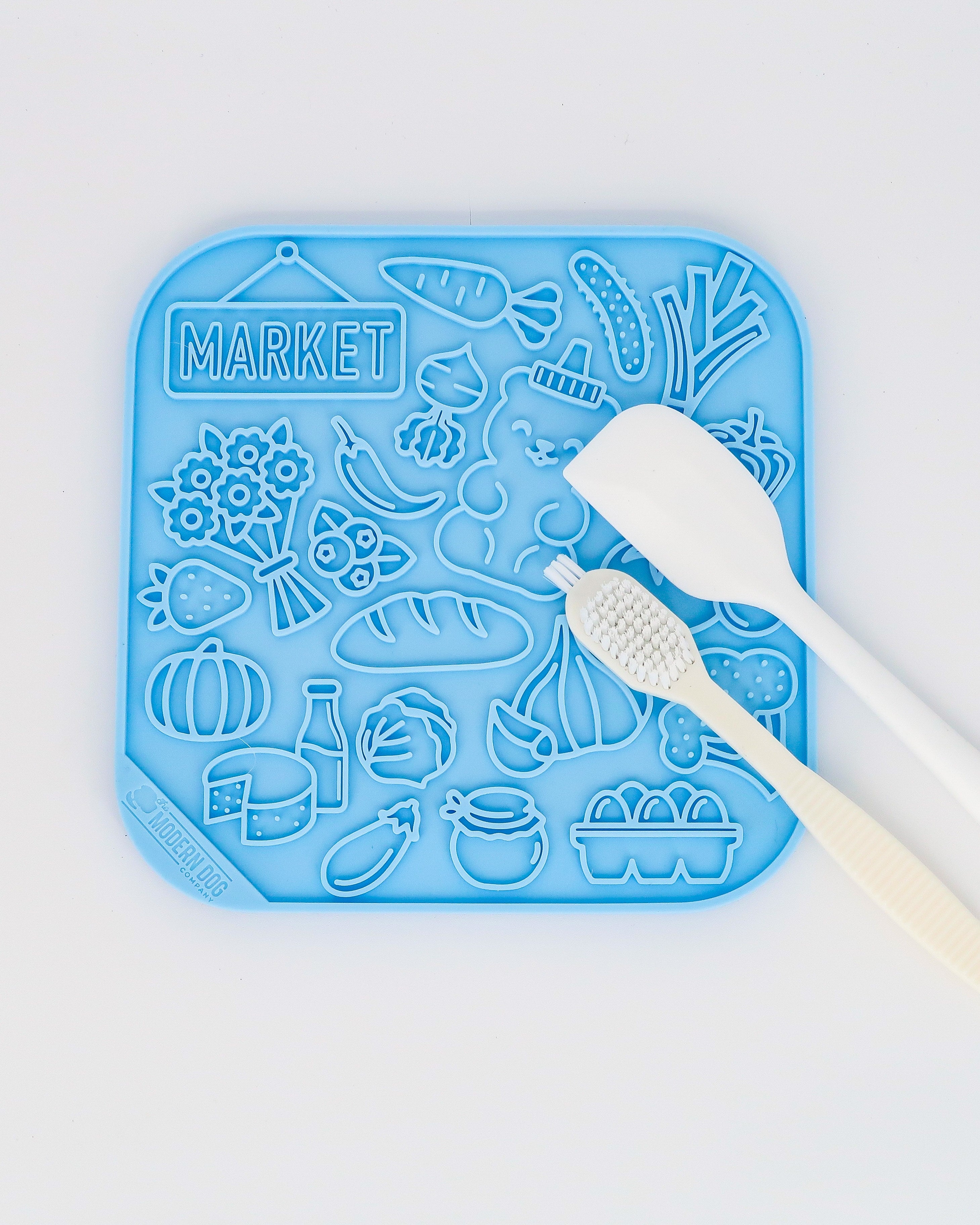 Pawlyn silicone lick mat with strong suction cups – image 2